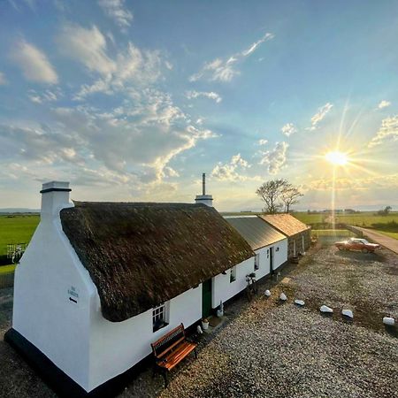 Cissy'S Cottage - Traditional Thatched Cottage, Near To Beach Aghanloo Esterno foto